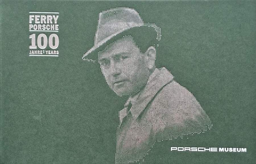 Livro Ferry Porsche 100 Jahre / 100 Years – Porsche Museum – Edição Bilíngue.