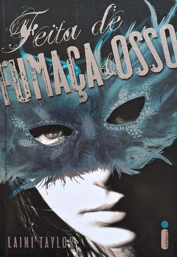 Feita de Fumaça e Osso — Laini Taylor