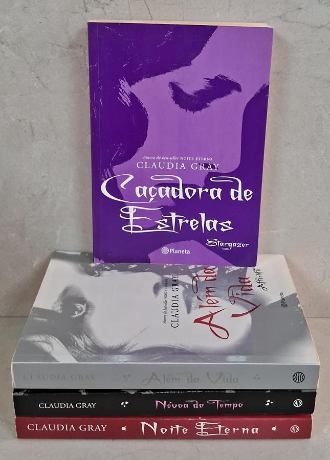 Série Noite Eterna completa, de Claudia Gray, com 4 volumes usados ou seminovos: Noite Eterna, Caçadora de Estrelas, Névoa do Tempo e Além da Vida.