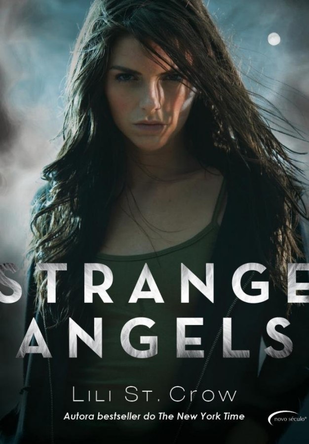 Livro Strange Angels, de Lili St. Crow, primeiro livro da série de fantasia sobrenatural com vampiros, zumbis, suspense e romance paranormal.