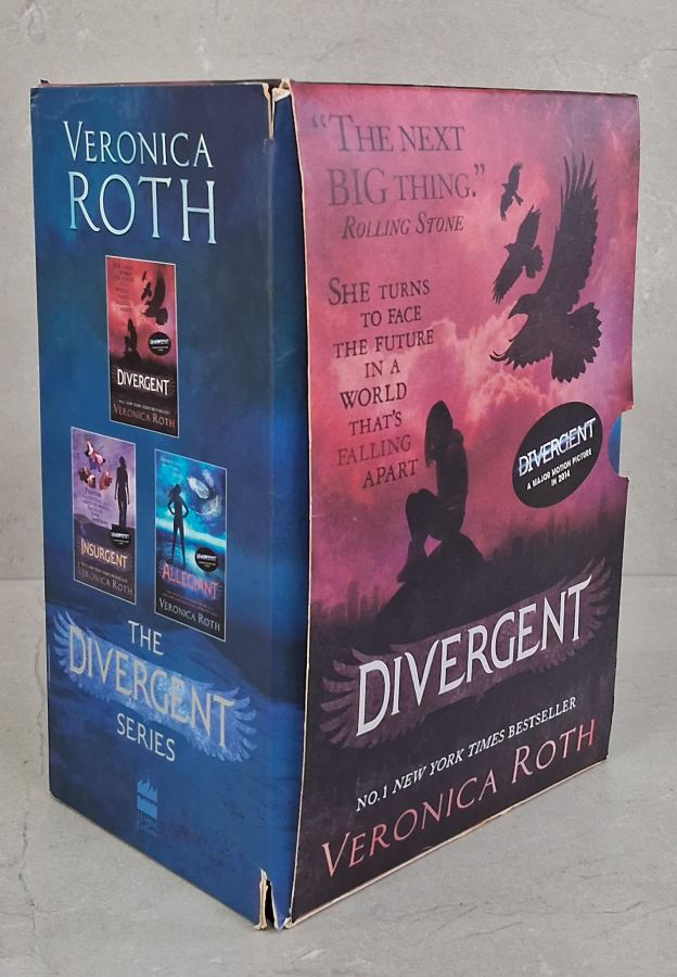 Box The Divergent Series, de Veronica Roth, com a trilogia completa em inglês: Divergent, Insurgent e Allegiant. Ficção distópica, ação e romance.