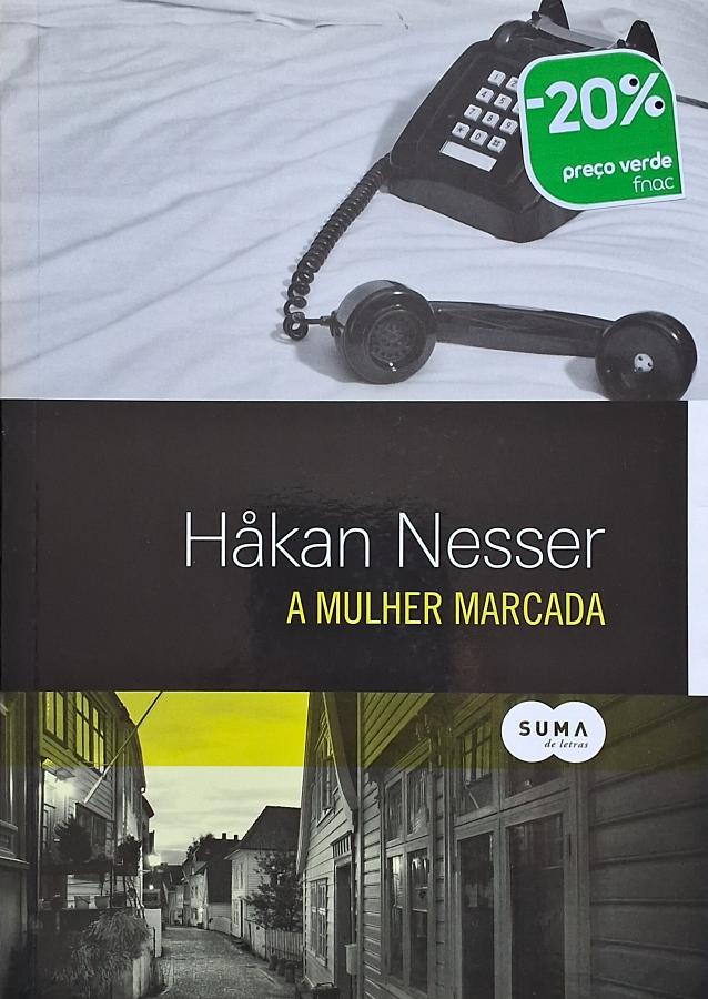 Livro A Mulher Marcada, de Håkan Nesser: um suspense policial com o comissário Van Veeteren, publicado pela Suma de Letras.