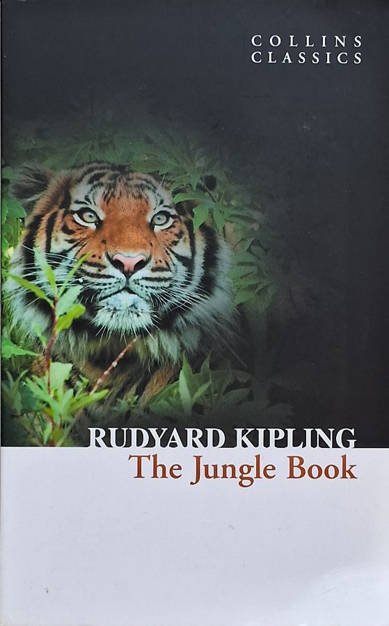 Livro The Jungle Book, de Rudyard Kipling, em edição Collins Classics. Leia em inglês as aventuras de Mowgli, Baloo, Bagheera e outros personagens deste clássico.